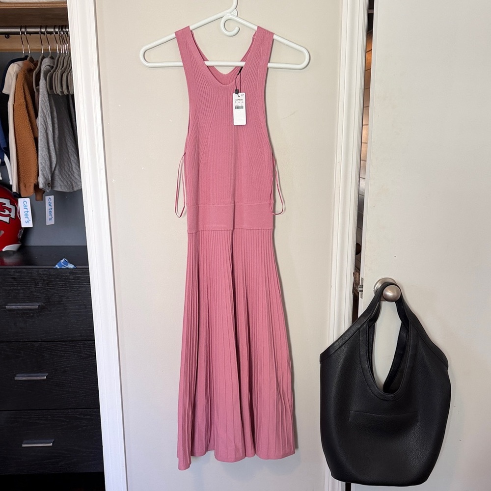Express Sleeveless Ribbed Midi Dress in Dusty Pink